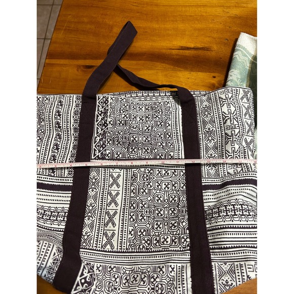 Black & Cream Tribal Print Fabric Tote | Zip Top | Lightweight Shoulder Bag - Picture 6 of 8